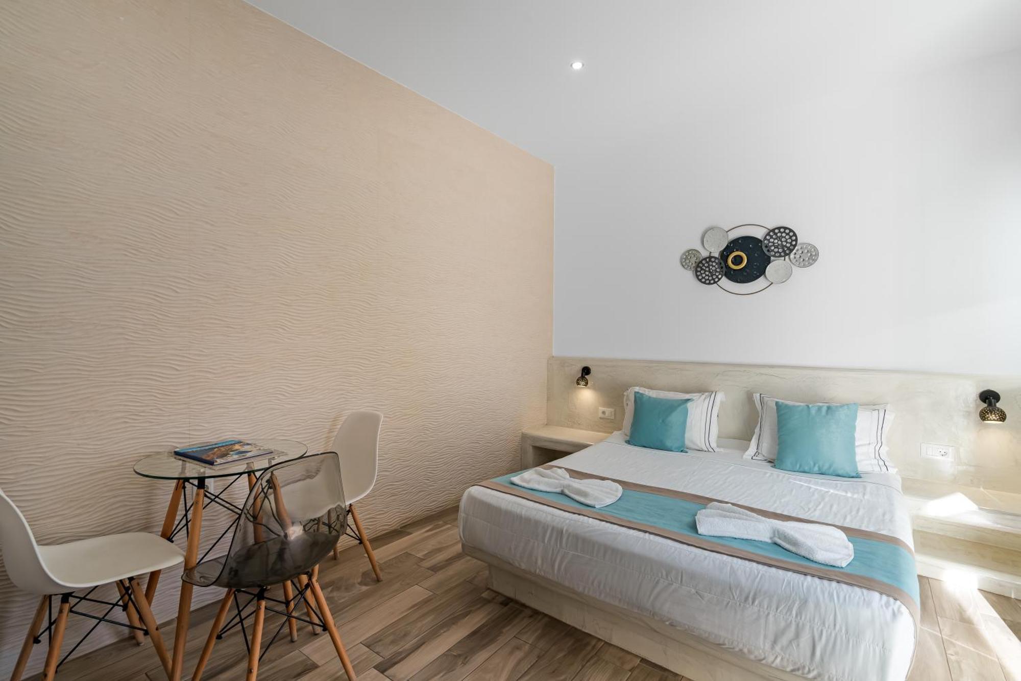 Oasis Suites Fira Exterior photo