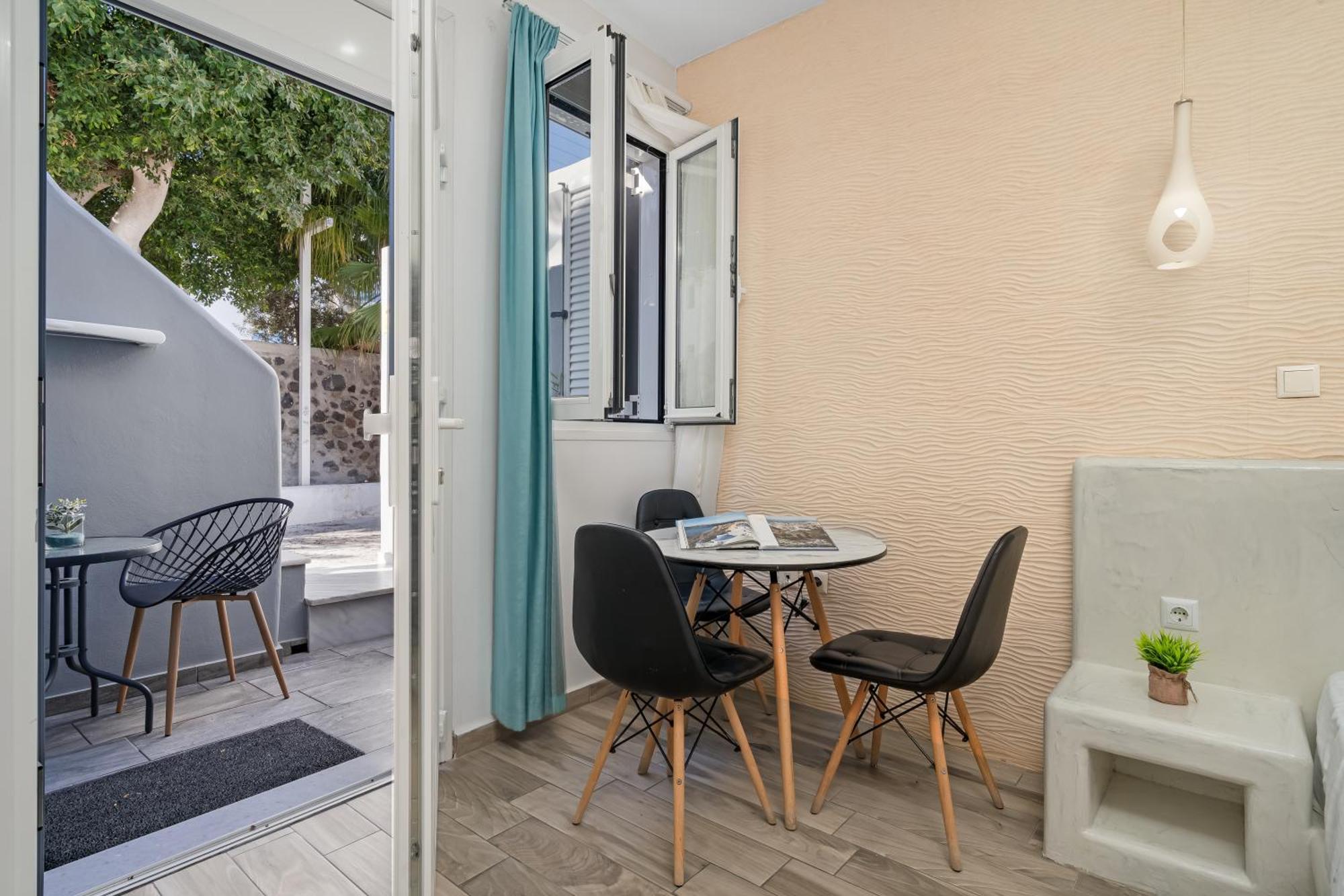 Oasis Suites Fira Exterior photo